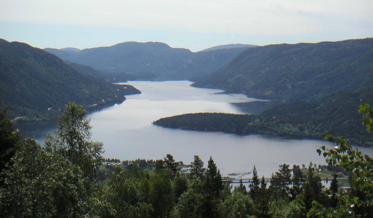 Utsikt utover Seljord, frå kivledalen