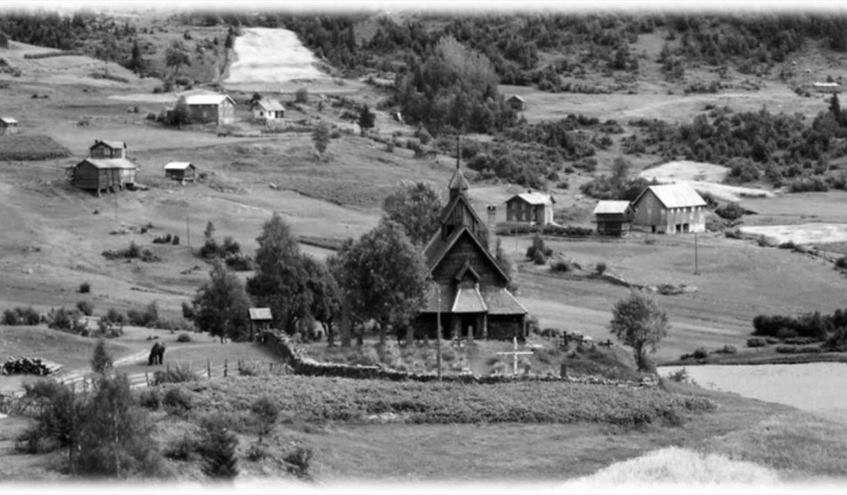 Eidsborg stavkyrkje, gamalt postkort.